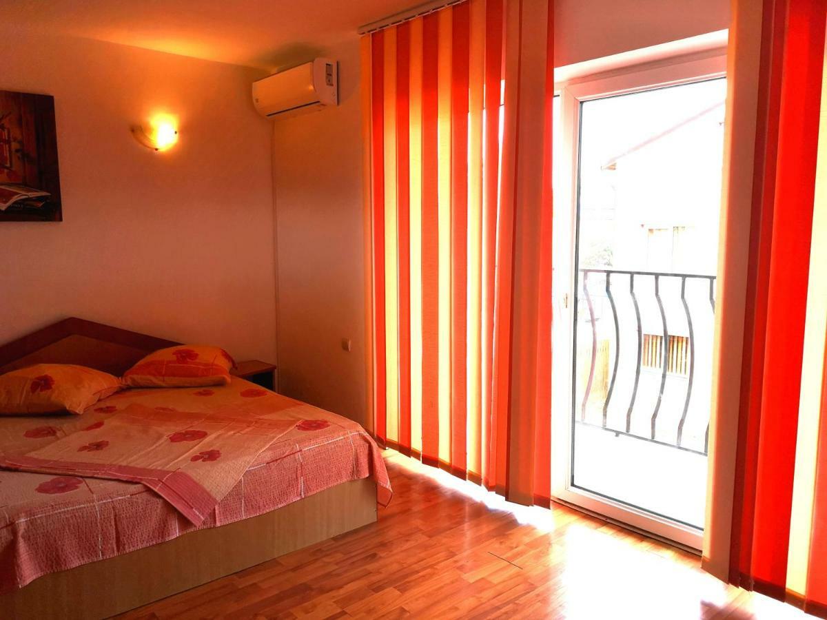 Vila Lucy Costinesti Hotel Buitenkant foto
